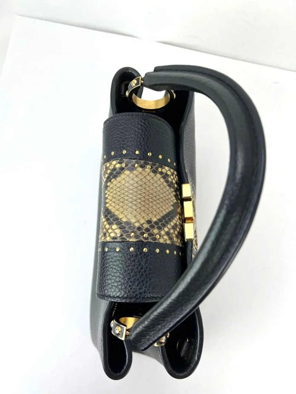 Louis Vuitton Taurillon Capucines MM Black Shoulder Bag